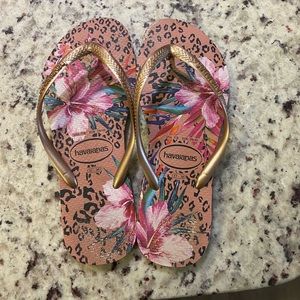 Lightly worn Havaianas Flop Flop Sandal